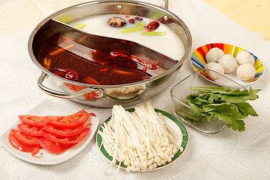 roguelite动作游戏《苍翼：混沌效应》Steam页面上线 支持简中